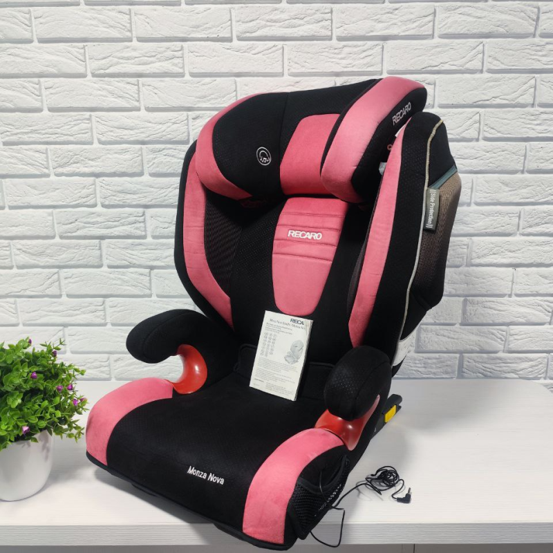 Автокрісло бустер